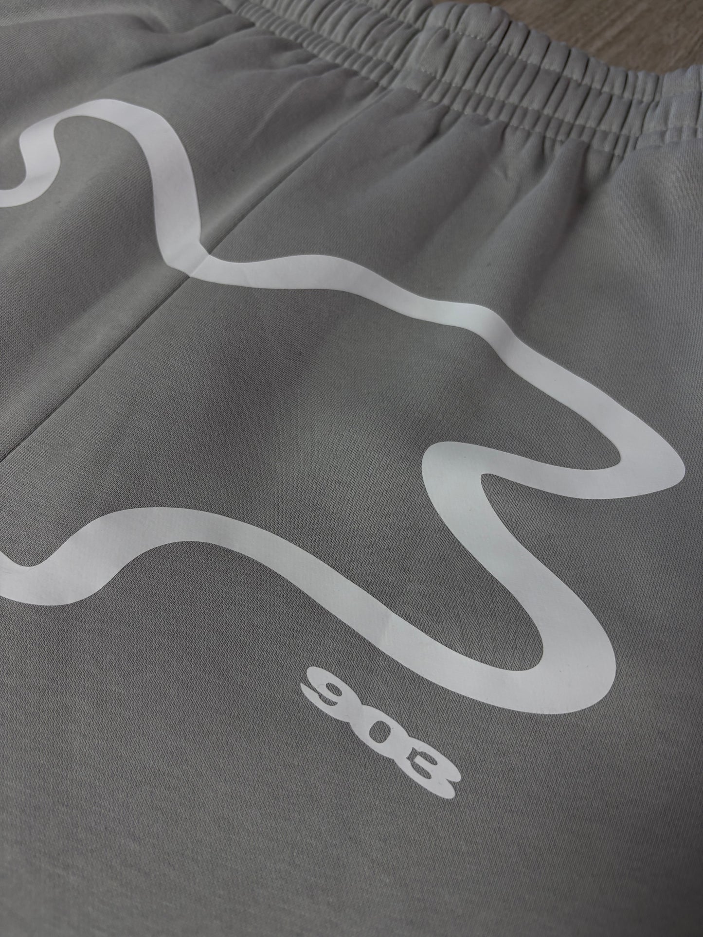 ASH SWEATS STAIN MAN